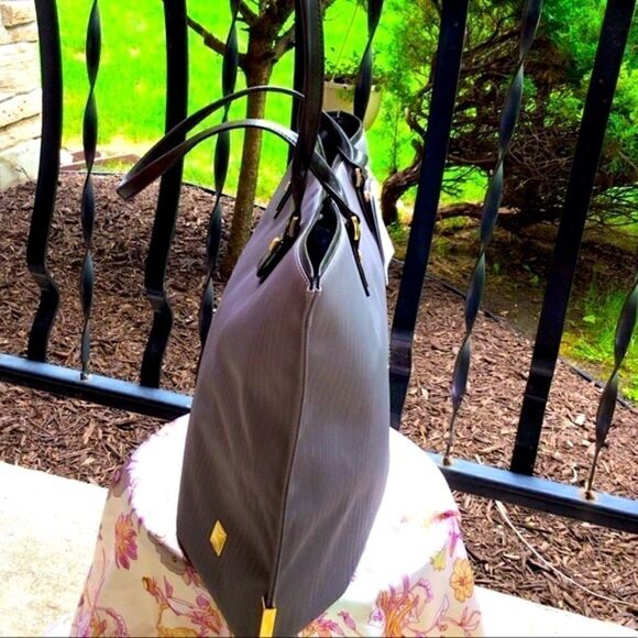 MOSHI ARIA SLIM LIGHTWEIGHT TOTE NWT - Picture 15 of 15